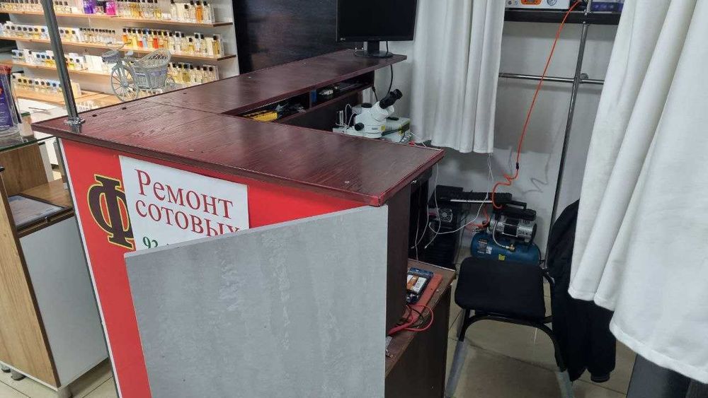 Продается стол для работы компьютера или ремонта телефонов