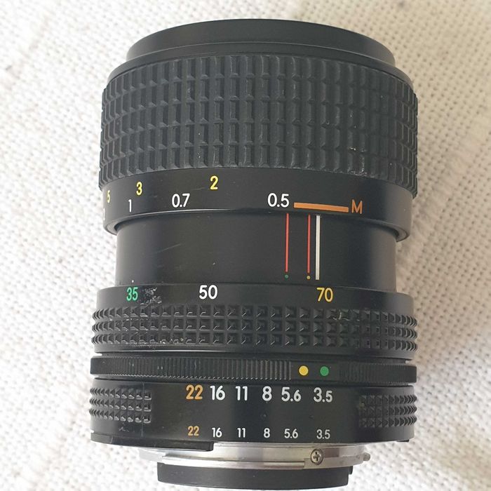Nikon Zoom-Nikkor 35–70mm f/3.5–4.8 + filtru Kenko MC UV370 Slim 52mm