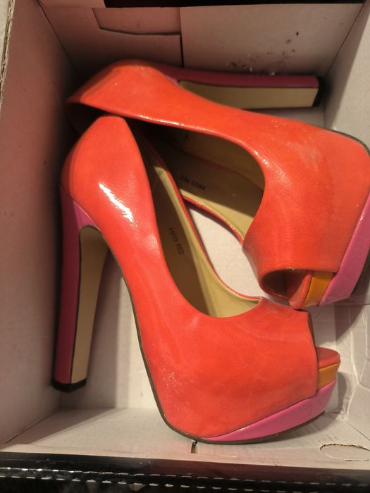 Pantofi damă stare bună