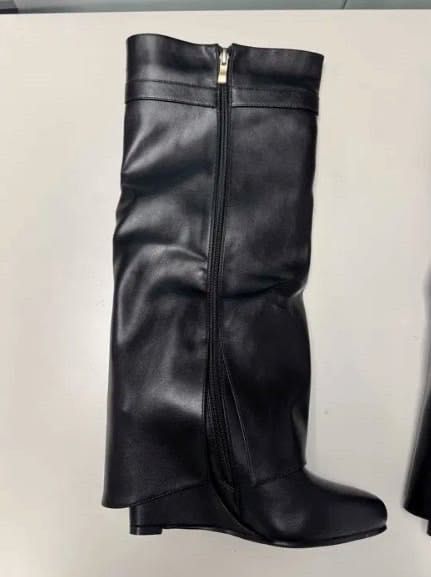 Дамски ботуши на платформа