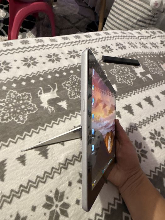 Tableta Windows Microsoft Surface Go 8gb ssd 256 perfesc functionala