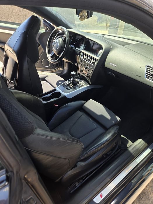 Audi S5 V8 ръчка