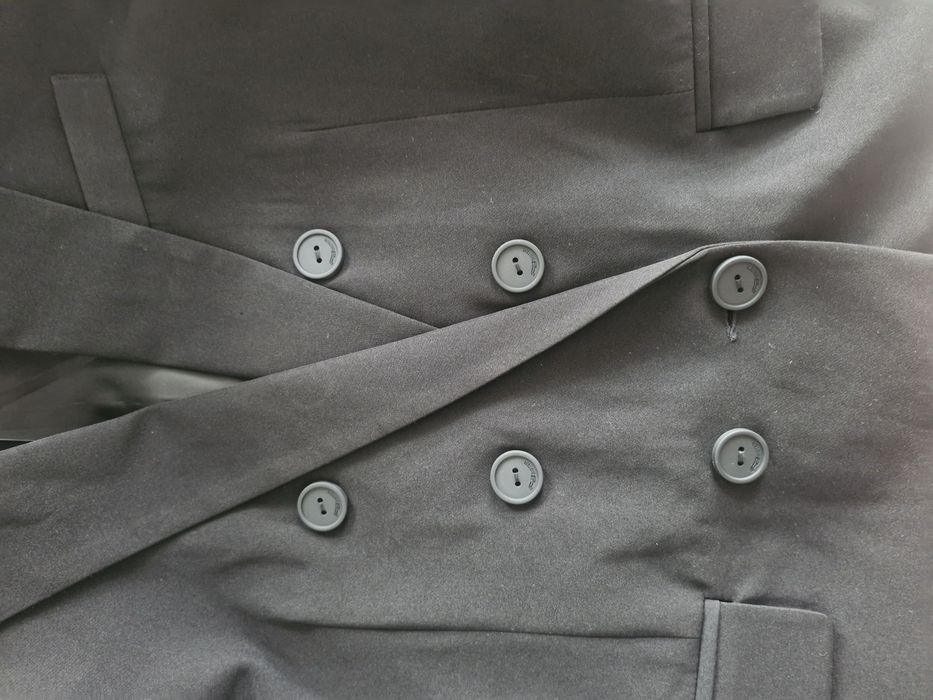 Vând pantaloni, cămașă, sacou