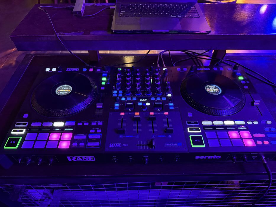 Rane Four контроллер