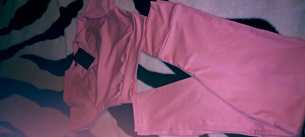 Розово комплектче