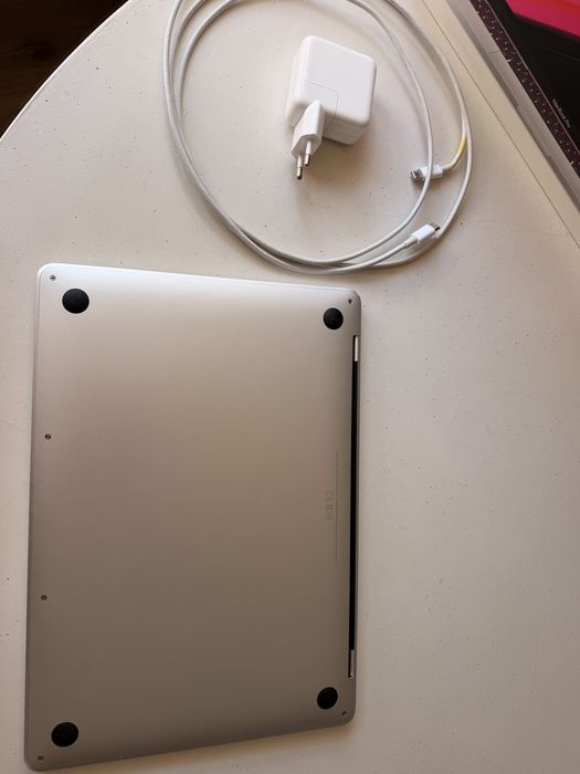 MacBook Pro 13” M2 2022, 256GB SSD, 8GB RAM, Space Gray