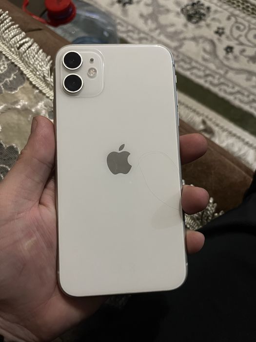 Срочно продам айфон 11 все в оригинале