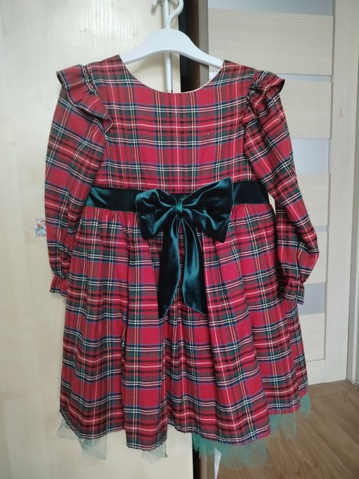 Продам платья на девочку