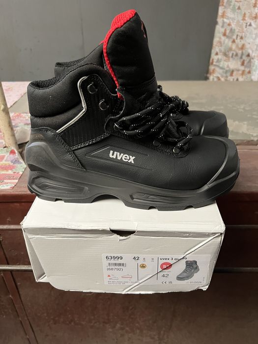 Vand bocanci protectie Uvex marimea 41