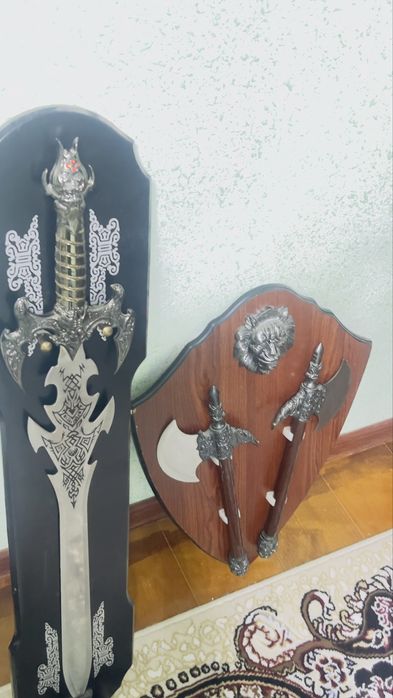 Sotiladi qilich va bolta
