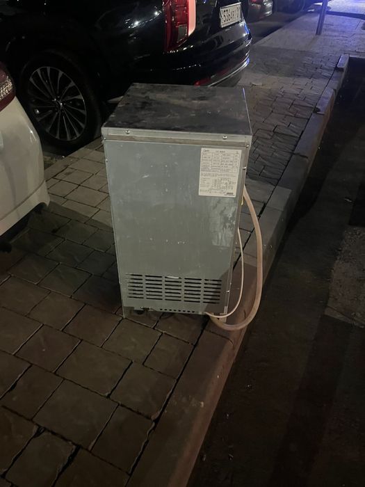 Продается бу ледодельник(ice maker)