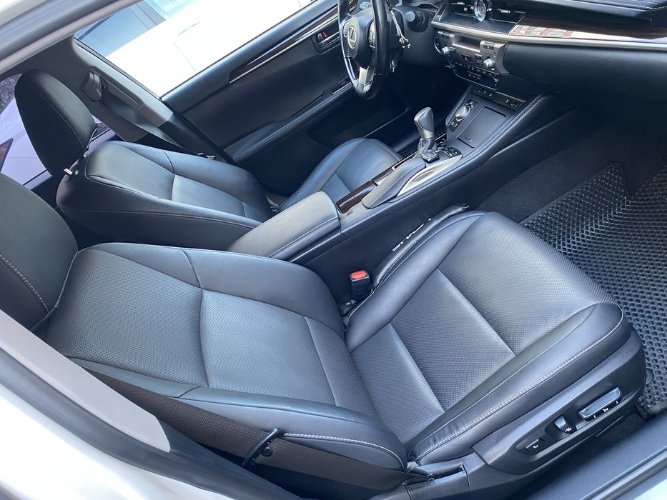 Продается лексус срочно