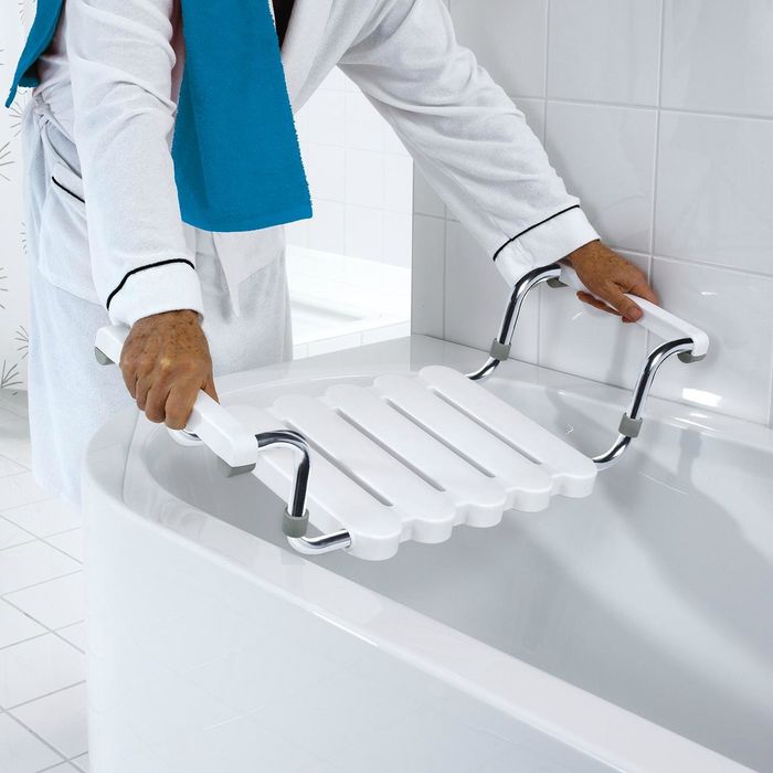 Стульчики навесные откидные на ванную все Германия отличного качества.