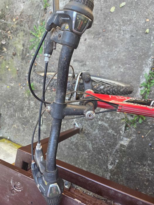 Bicicleta cu suspensii