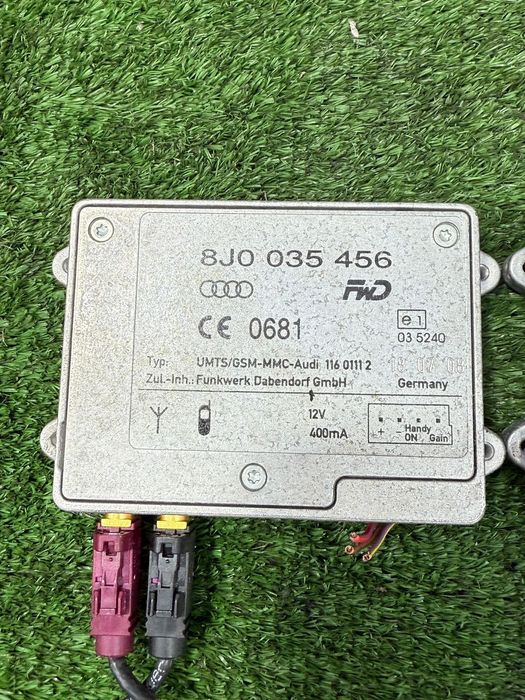 AMPLIFICATOR ANTENA (3 BUC.) AUDI A4 AVANT 2.0 DIESEL 2009 2009-2016 AUDI A6 C6 SEDAN 2.0 DIESEL 2009 2006-2010 COD OEM 8J0035456