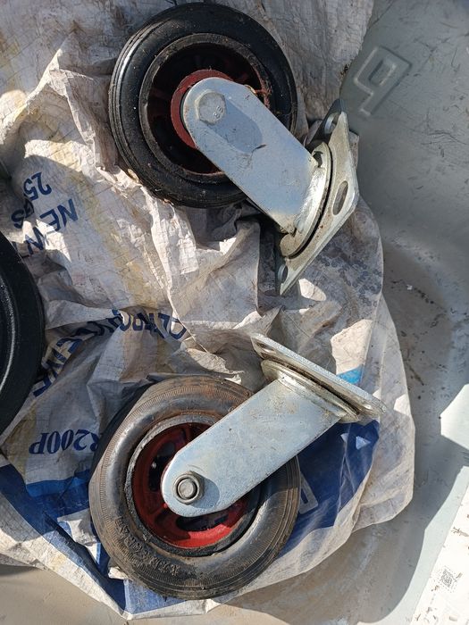 Колеса для телеги.Разные размеры.Новые.все по одной цене.Для телеги