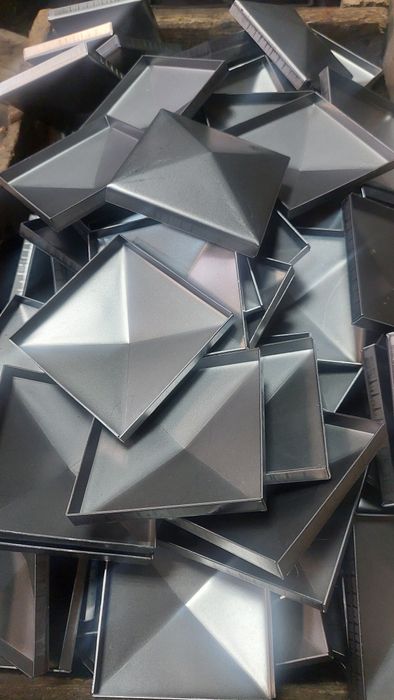 МЕТАЛНИ капачки за оградни колове