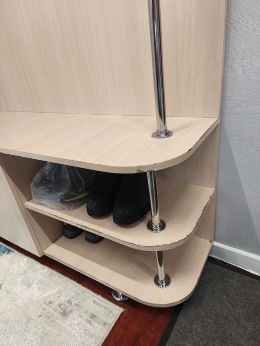 Продается Шкаф в прихожую