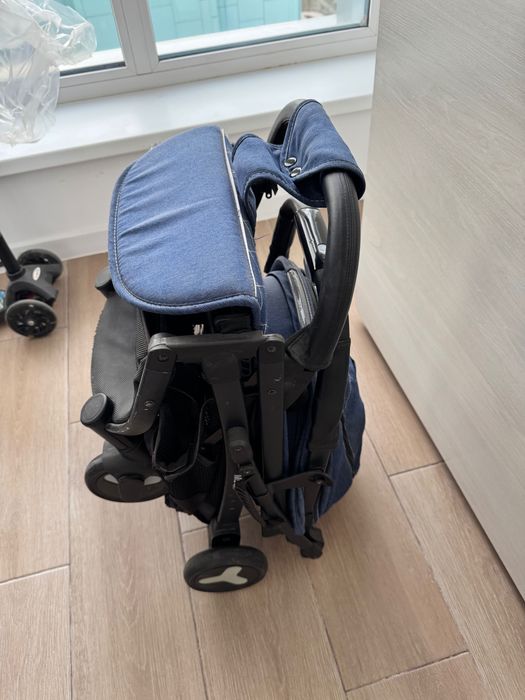 Детская коляска удобная