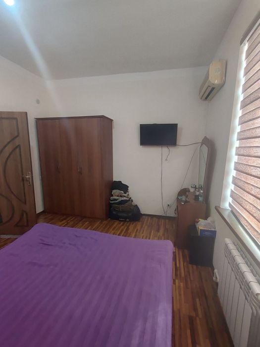 Шошилинч хонадон жихозлари билан сотилади.