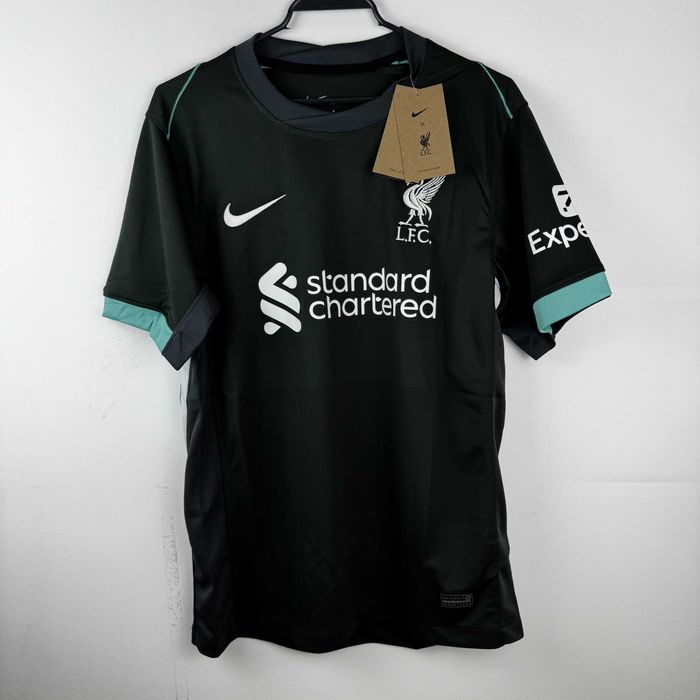 Ливърпул 24/25 гостуваща тениска