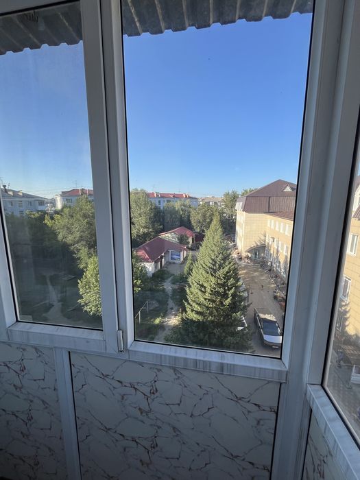 В продаже полуторка максима горького 82