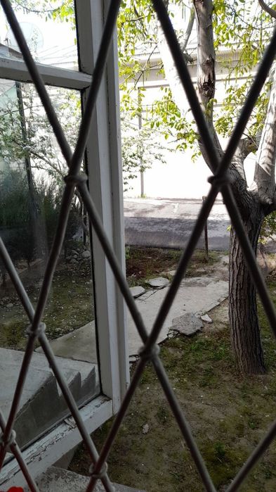 Продается домик 2 комнаты. Пред домовая территория. Миробадский района