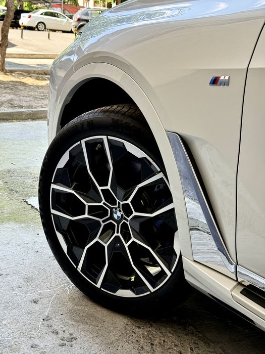 BMW X7 xDrive 40i 2026 full