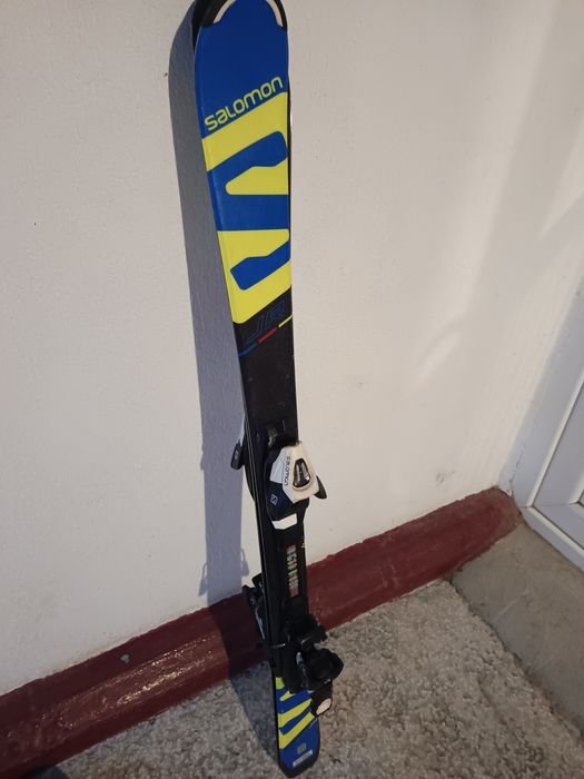 Schiuri copii mărimea 120 cm + placa de snowboard adulți