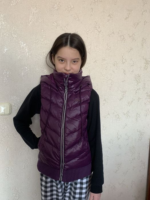 Продаю две жилетки теплые 9мкр