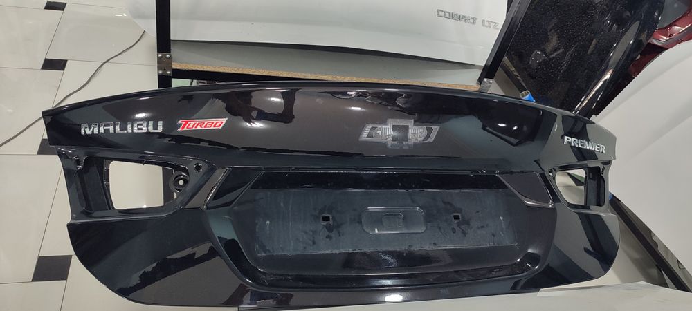 Malibu 2 premer kapot va bagaj eshik qanotlar ham bor shoshilip qolami