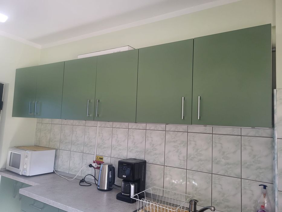 Mobilier bucatarie - model modern + masa