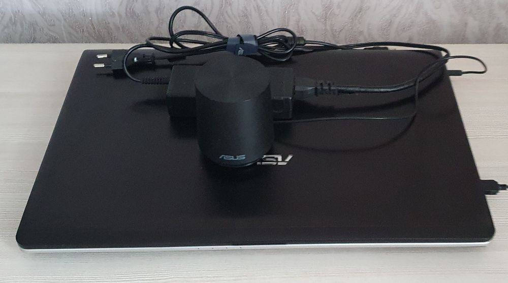 Большой ноутбук Asus n76vb.