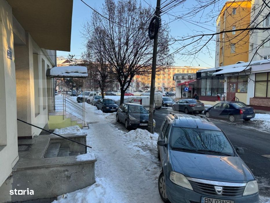 Spatiu Comercial, 64 Mp, In Zona Sens