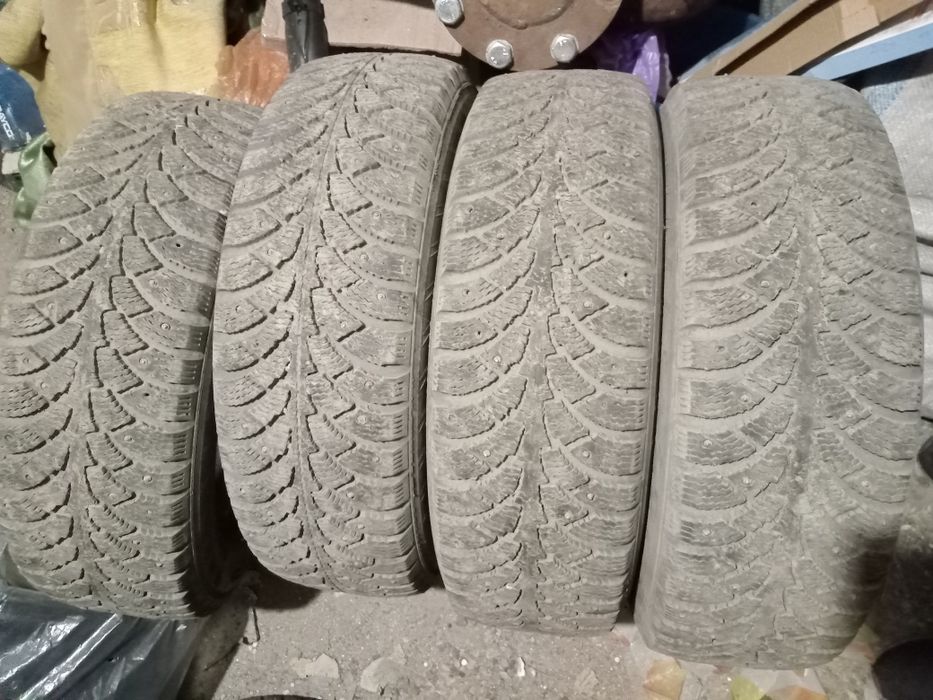Комплект зимних шин r15