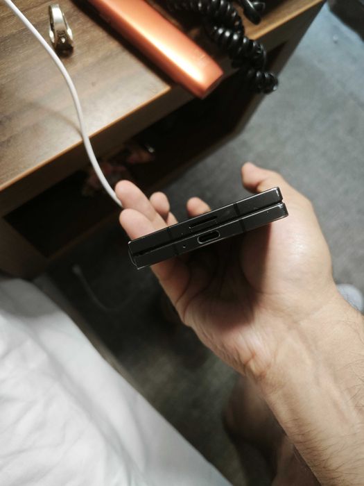 Galaxy Fold 6 Carbon 12/256, сотилади