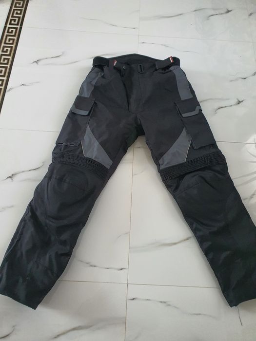 Pantaloni motocicleta