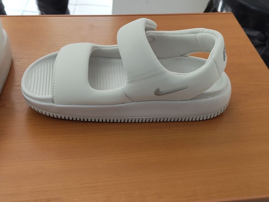 Vind Sandale Nike mărimea 36