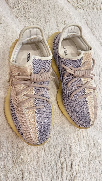 Vand yeezy 350 marimea 40
