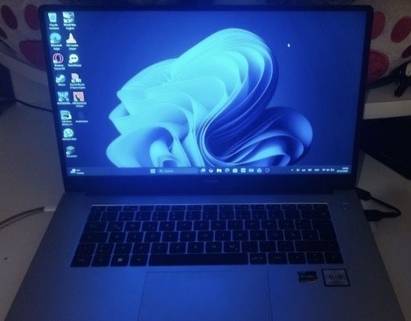 Leptop Huawei in stare buna