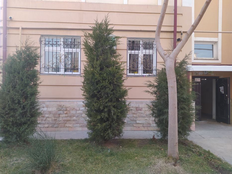 3 хонали квартира сотилади.