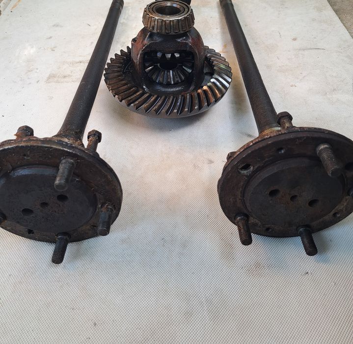Диференциал и полуоски за " Волга ГАЗ-24"