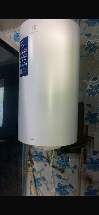 Водонагреватель почти новый