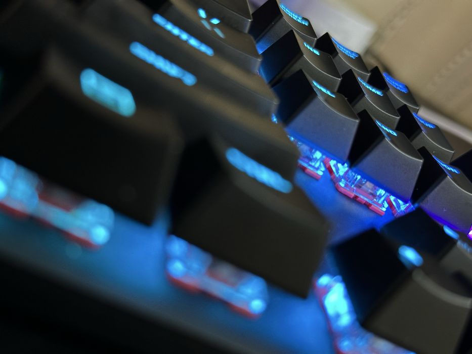 Клавиатура HyperX Alloy Origins 100 [Red Switch]