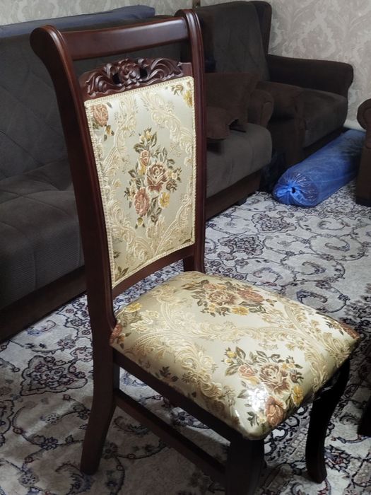 Стол праздничный