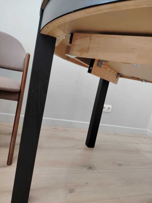 Продам стол - обеденный стол Ikea Бьюрста 166x115x74см