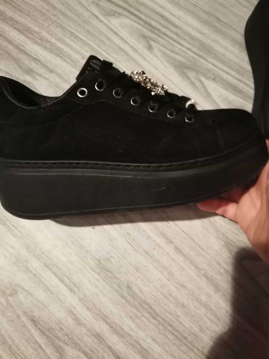 Дамски велурени кецове