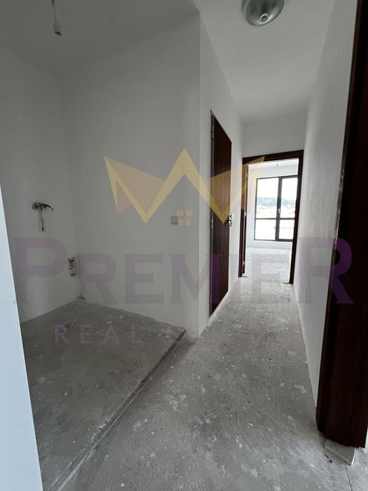 Продава се Четиристаен апартамент в Варна, Виница - 135 кв.м за 1058 €/кв.м - Снимка #8