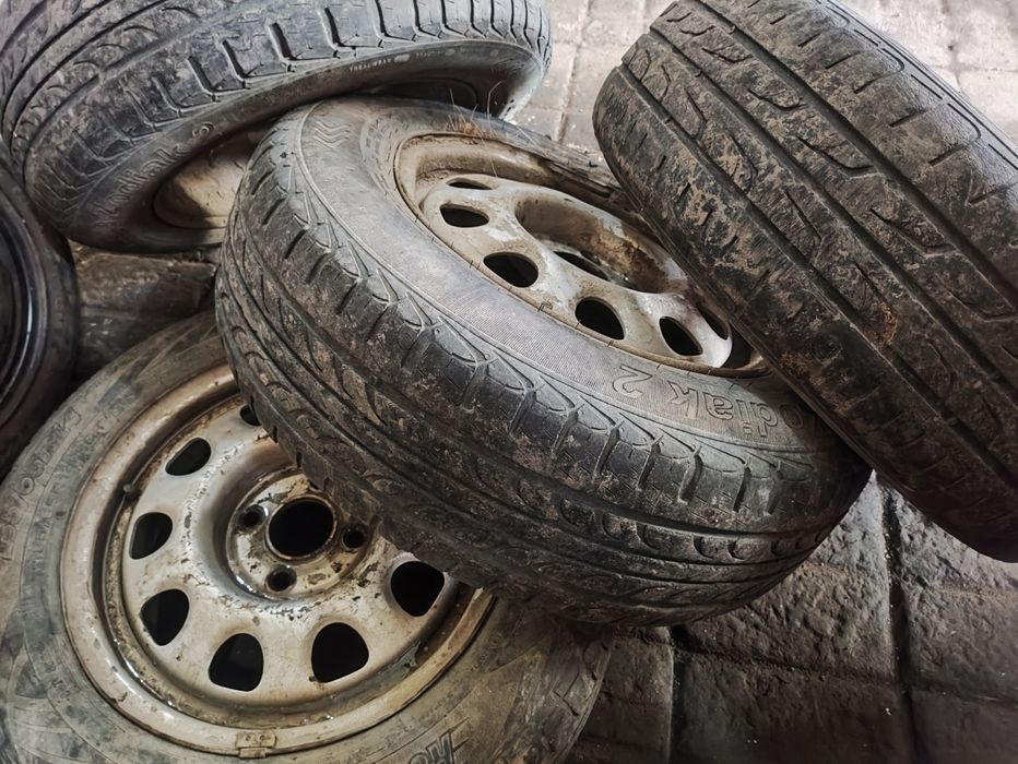 Диски с резиной .