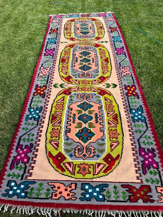 Covor din lâna naturala, țesut manual la razboi.